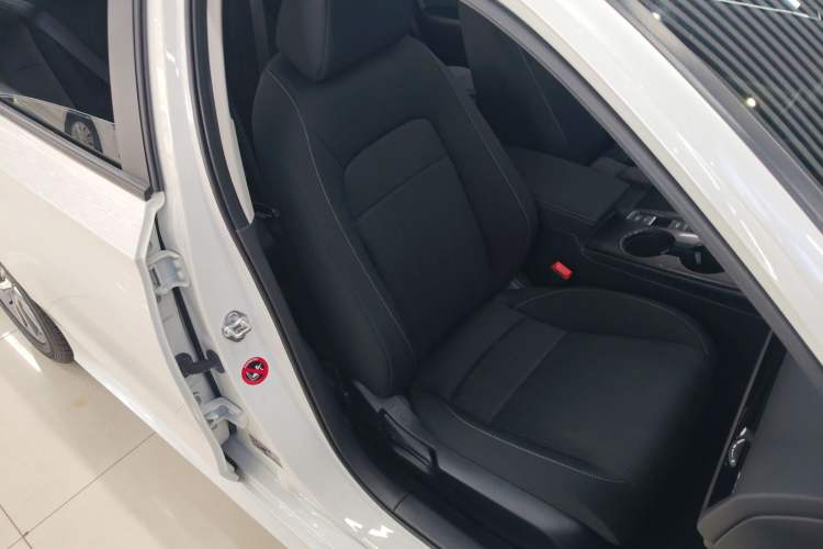 Used Honda Civic 2023 240TURBO CVT Dynamic Edition Right Front Seat