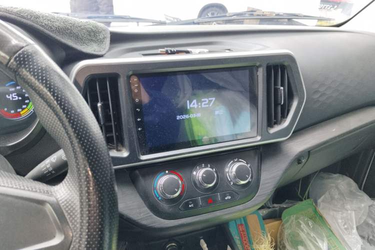 Used CHANGAN KAICHENG Ruixing EM80 2024 Comfort-Style 6-Seater 41.86 kWh Audio And AC Panel