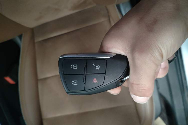 Used Buick Envision 2020 Encore S 652T Two-Wheel Drive Luxury Model Vehicle Key