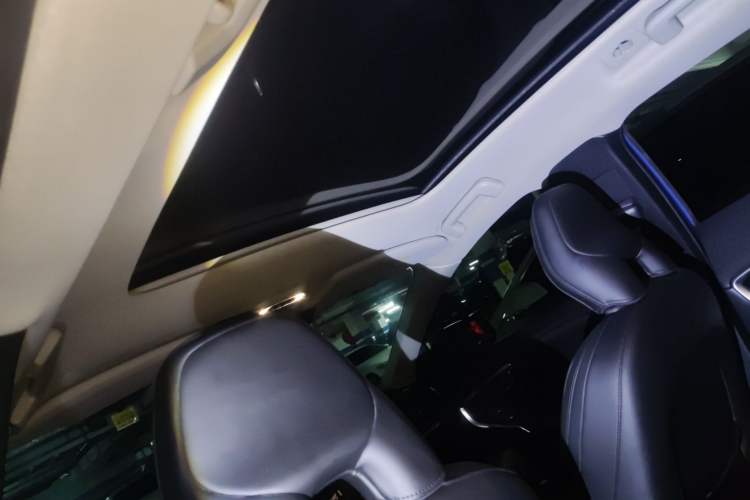 Used Volvo V40 2015 1.6T Zhiya Edition Headliner