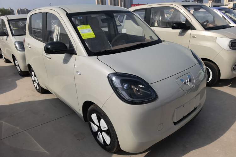 Used Wuling Hongguang MINIEV 2025 Four-Door Version Advanced Edition Front Right 45 Deg