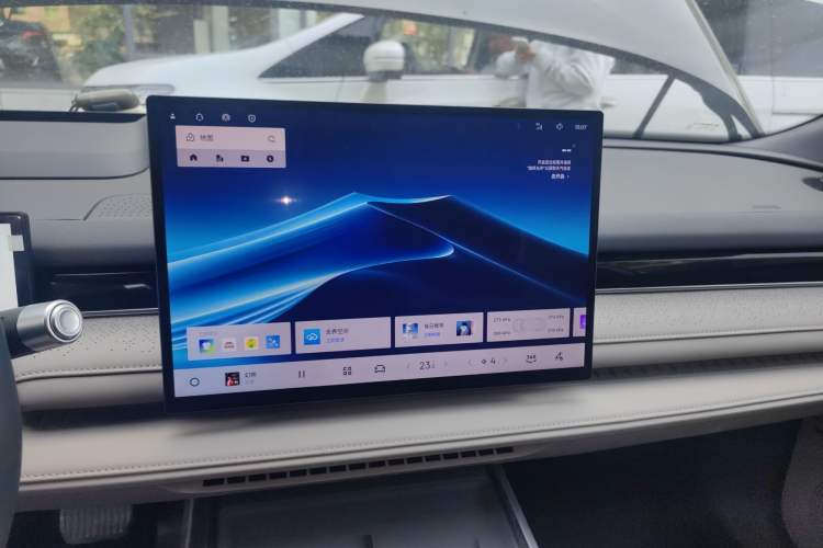 Used Geely Galaxy 8 2025 130km EM-P Starship Edition