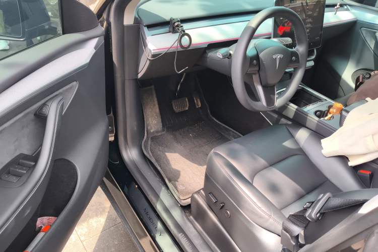 Used Tesla Model Y 2024 Long-Range All-Wheel-Drive Version Driver Seat