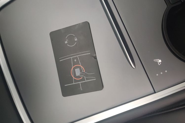 Used Tesla Model Y 2022 Long-Range All-Wheel-Drive Version Vehicle Key