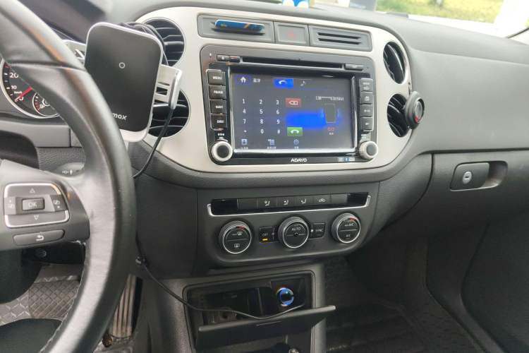 Used Volkswagen Tiguan 2013 1.8 TSI Automatic Two-Wheel Drive Comfort Edition Audio And AC Panel