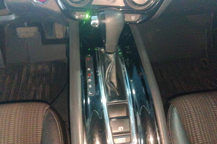 Used Honda Vezel 2015 1.8L CVT 2WD Elite Model