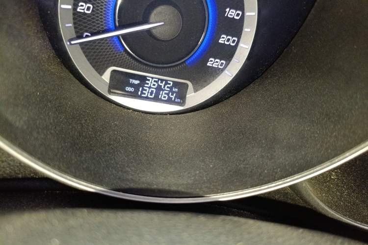 Used CHANGAN Eado 2015 1.6L Manual Luxury Model China IV Standard Odometer Close Up