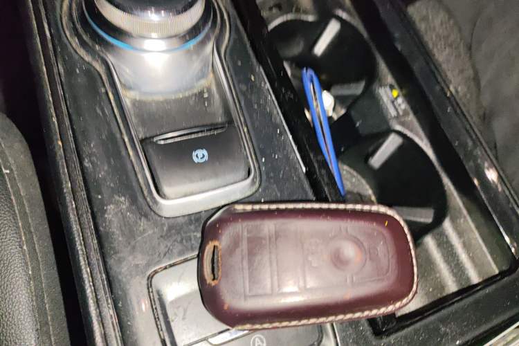 Used Ford Edge 2020 EcoBoost 245 Two-Wheel-Drive Platinum Edition 5 Seats Vehicle Key