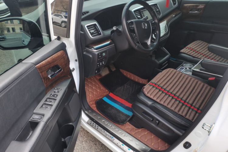 Used Honda Odyssey 2015 2.4L Supreme Edition
