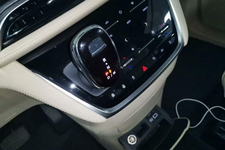 Used Buick GL8 2022 ES Land Cruiser 653T Luxury Model