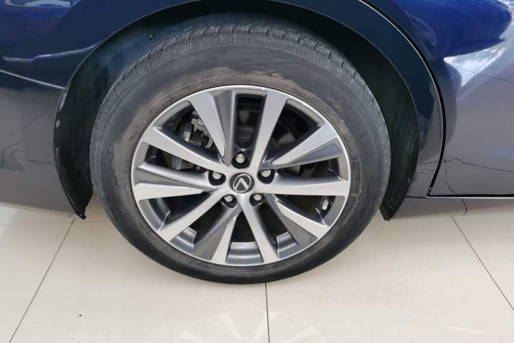 Used Lexus ES 2020 200 Excellence Edition
