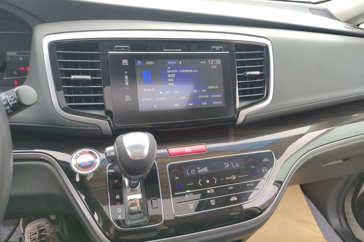 Used Honda Odyssey 2018 2.4L Smart Edition Audio And AC Panel