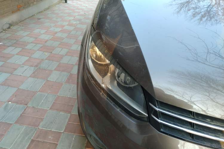 Used Volkswagen Touran 2011 1.4T DSG Zhiya Edition 5 Seats Right Front Headlight