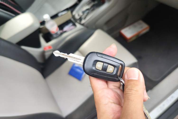 Used Chevrolet Captiva 2014 2.4L 4x4 Luxury Edition 5 Seats Vehicle Key