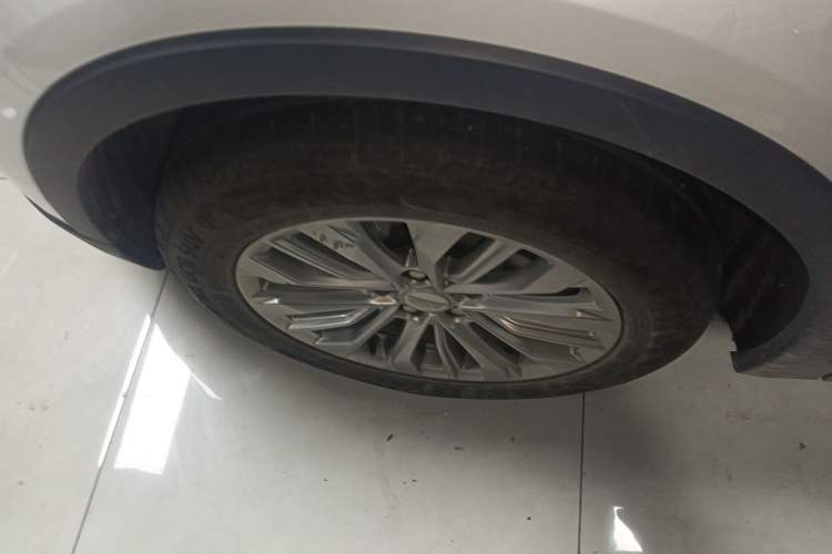 Used Cadillac XT4 2024 28T Two-Wheel-Drive Luxury Version Left Front Wheel Hub