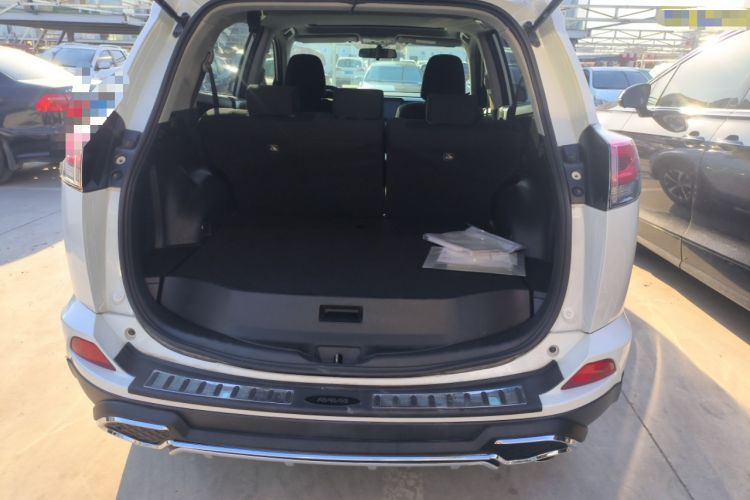 Used Toyota RAV4 2016 2.0L CVT Two-Wheel Drive Fashion Edition China V Standard