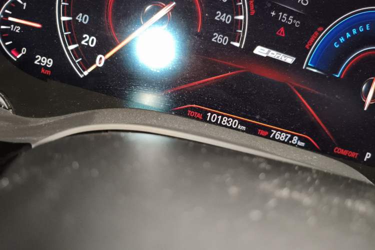 Used BMW 5 Series New Energy 2019 Updated Version 530Le Luxury Package Odometer Close Up