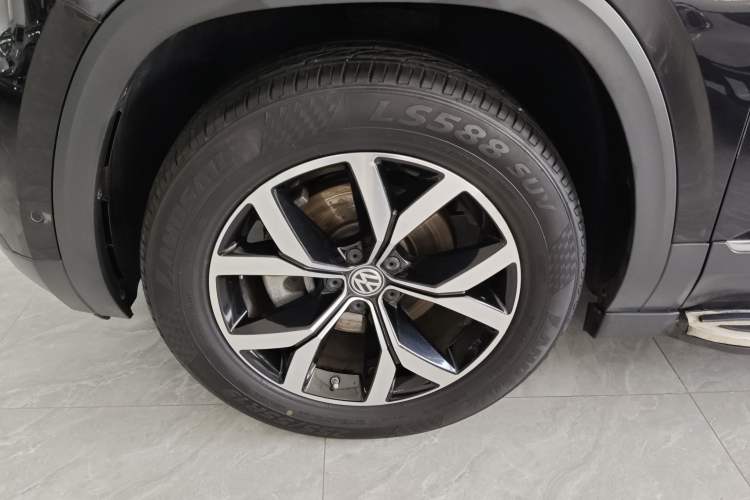 Used Volkswagen Teramont 2020 330TSI Two-Wheel-Drive Luxury Edition China VI Standard Left Front Wheel Hub