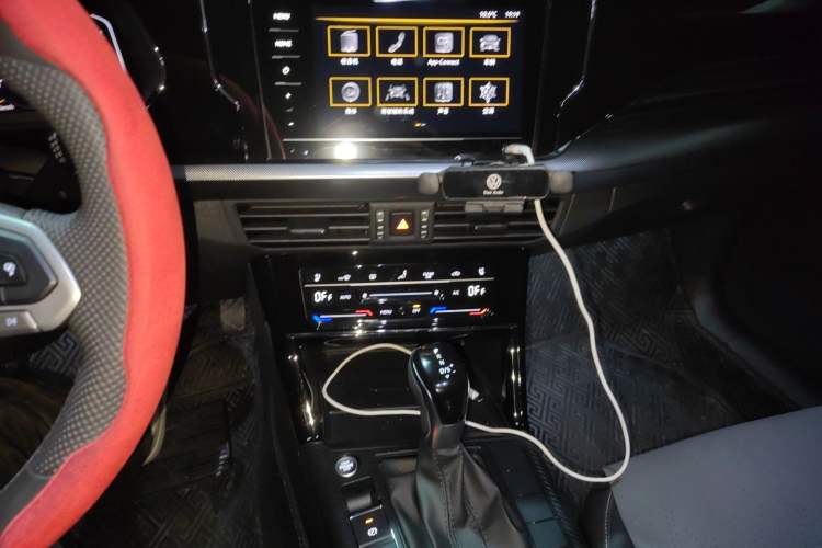 Used Volkswagen Passat 2025 Premium Version 380TSI Dragon Edition Audio And AC Panel