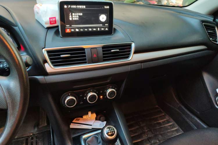 Used Mazda 3 Axela 2014 Sedan 1.5L Manual Comfort Model