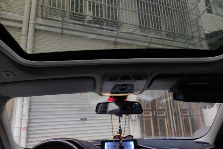 Used BMW 3 Series 2014 320Li Fashion Model
