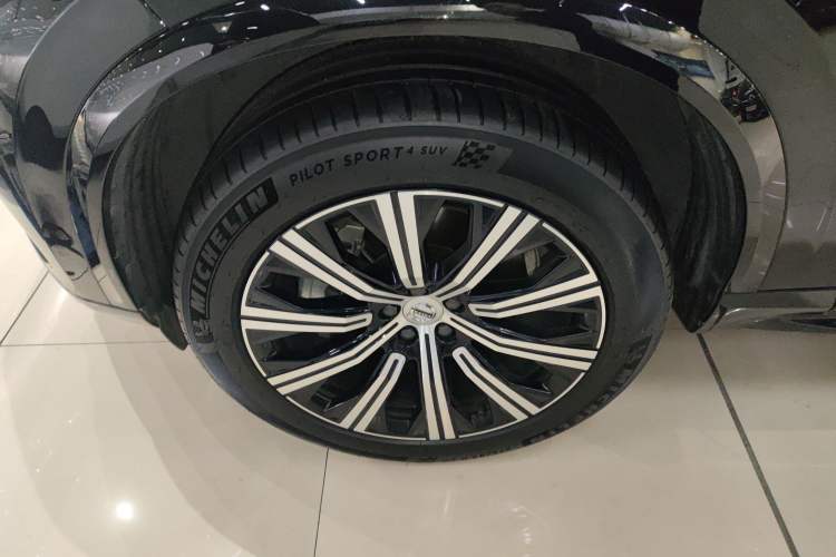 Used Volvo XC90 2024 B5 SmartDrive Luxury Edition 5 Seats
