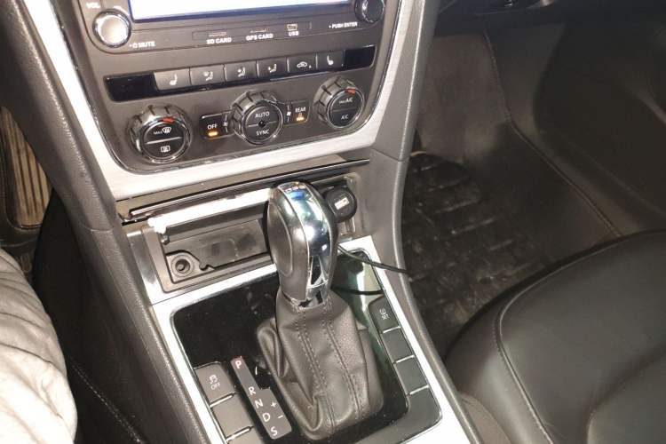 Used Volkswagen Passat 2014 1.8TSI DSG Prestige Navigation Edition
