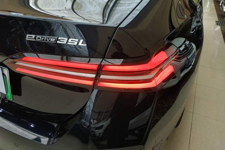 Used BMW i5 2024 eDrive 35L Luxury Package
