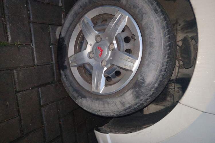 Used Wuling Rongguang S 2021 1.2L Base Model 5-Seater LSI Right Front Wheel Hub