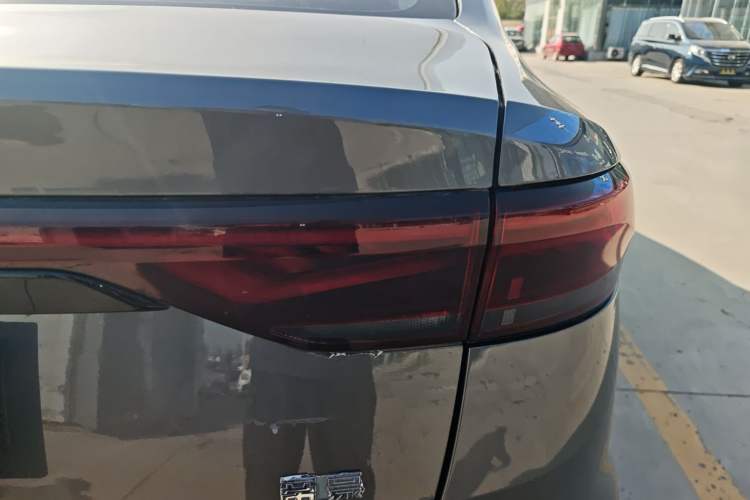 Used Geely Auto Emgrand 2022 4th Generation 1.5L CVT Luxury Model Right Rear Taillight