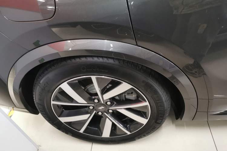 Used Li Auto L8 2023 Pro Model Right Rear Wheel Hub