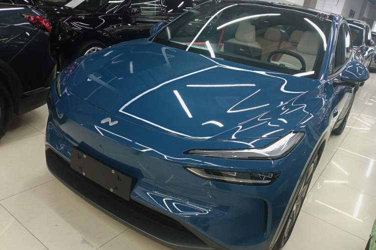 Used ONVO L60 2024 60 kWh Rear-Drive Version