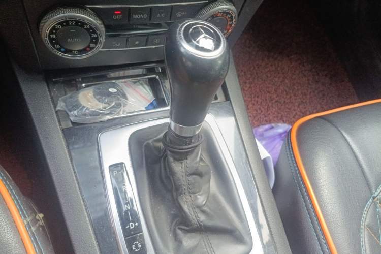 Used Mercedes-Benz GLK-Class 2011 GLK 300 4MATIC Fashion Model