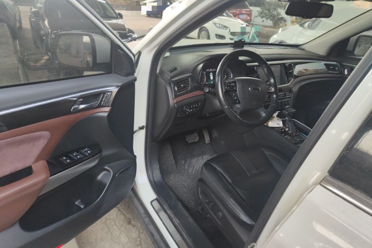 Used GAC Trumpchi GS8 2017 320T Two-Wheel Drive Luxury Smart Connectivity Version (7 Seats)
