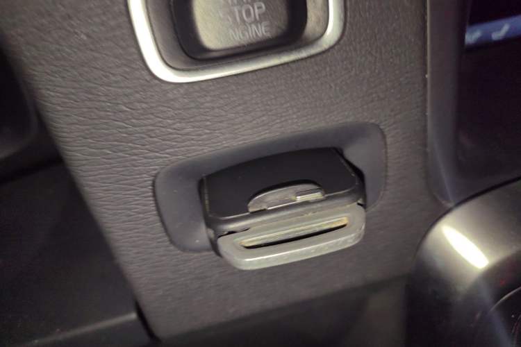 Used Volvo S60 2014 T5 Zhiyi Edition
