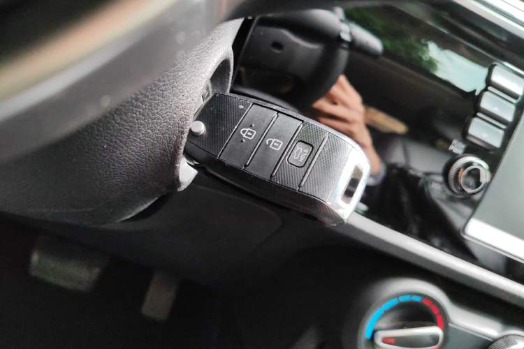 Used Kia K2 2017 Sedan 1.4L Automatic Transmission 15th Anniversary Special Edition GLS