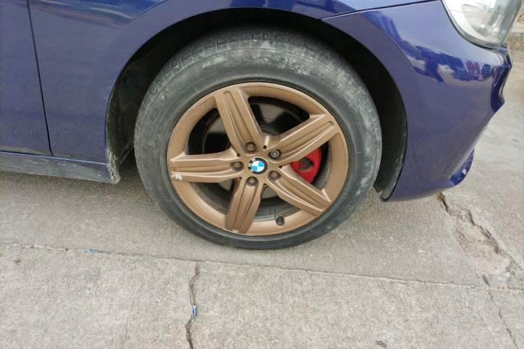 Used BMW 2 Series Gran Tourer 2015 218i Sports Design Package Right Front Wheel Hub