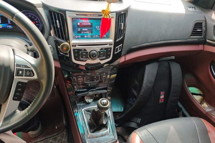 Used BYD Surui 2015 Revised Version 1.5L Manual Luxury Edition