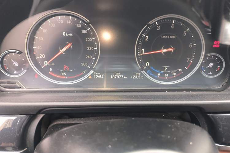 Used BMW 5 Series 2014 520Li Elegant Model
