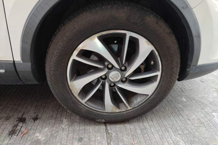 Used Baojun 560 2015 1.8L manual luxury version
