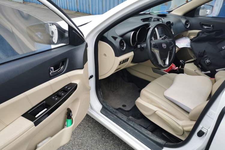 Used Changan Eado 2015 1.6L Manual Luxury Model China IV Standard