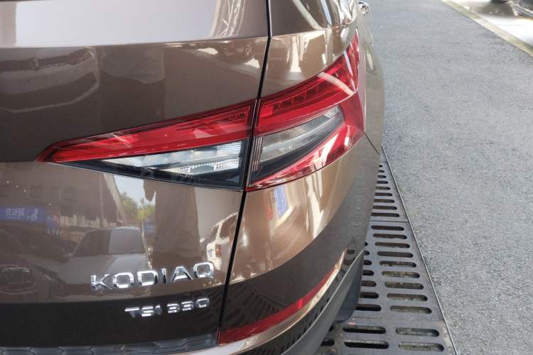 Used Skoda Kodiaq 2019 Facelifted TSI330 7-Seater Two-Wheel-Drive Luxury Enjoyment Edition China VI Standard