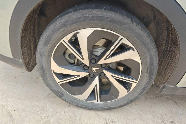 Used ARCFOX Alpha S 2022 525S 160kW Right Rear Wheel Hub