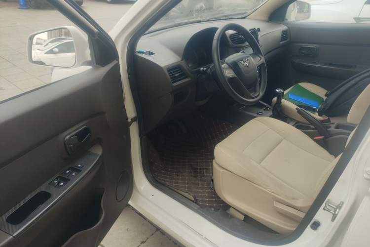 Used Wuling Hongguang 2014 1.5L S Standard Version
