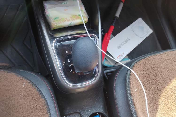 Used CHANGAN CS15 2016 1.5L Automatic Luxury Edition Gear Lever