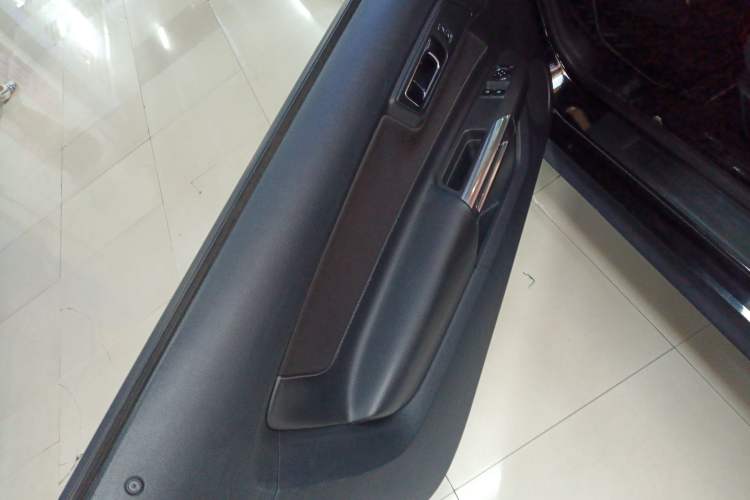 Used Ford Mustang 2015 2.3T Automatic U.S.-Spec Version