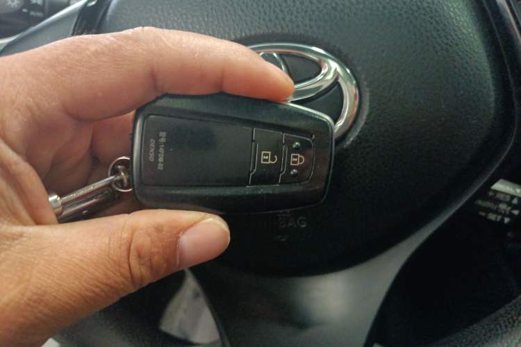 Used Toyota C-HR 2018 2.0L Leading with Sunroof China VI Standard
