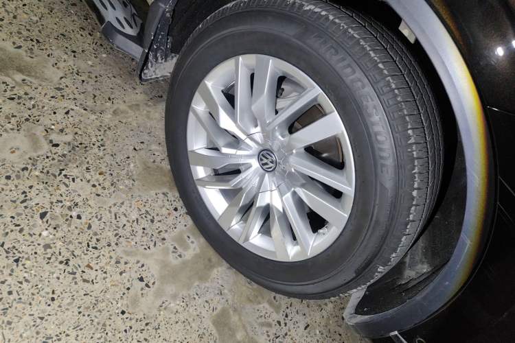 Used Volkswagen Touareg 2019 2.0 TSI Ruiyi Edition China V Standard Right Front Wheel Hub