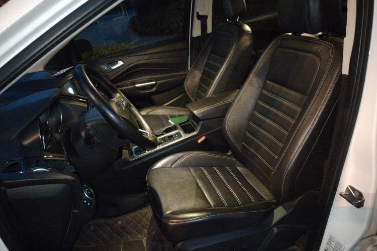 Used Ford Kuga 2018 EcoBoost 180 Two-Wheel-Drive Luxury Wing Edition Left Front Seat