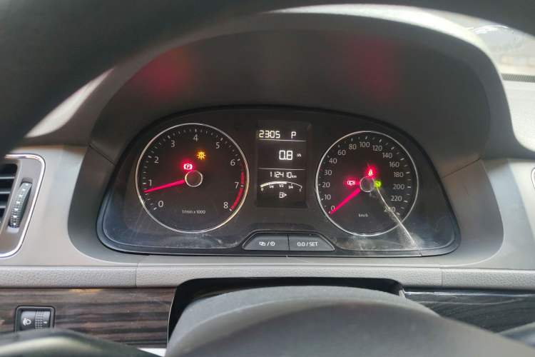 Used Volkswagen Gran Lavida 2013 1.6L Automatic Comfort Model
